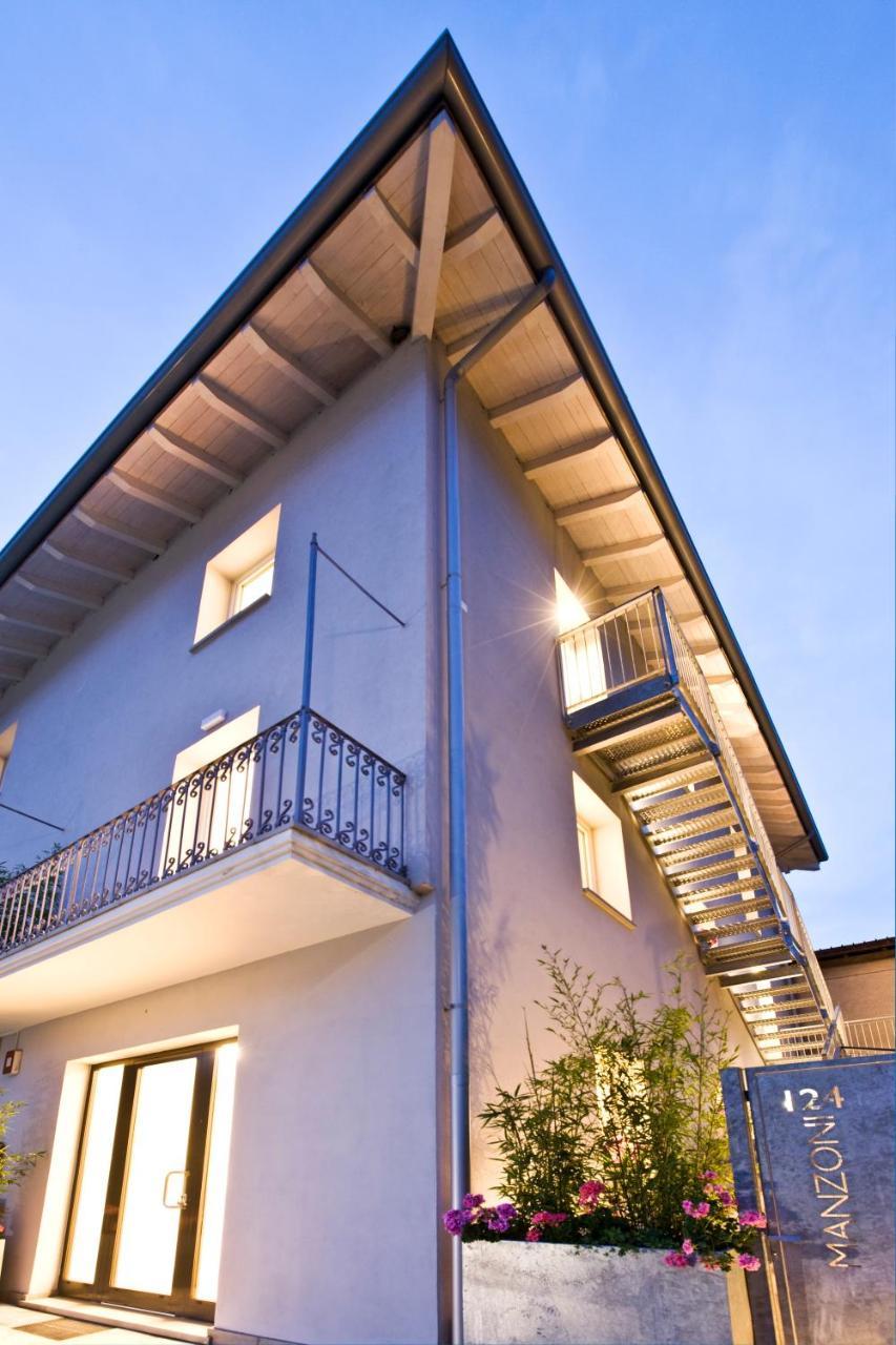 Manzoni 124 Bed&Relax Bed & Breakfast Esine Exterior photo